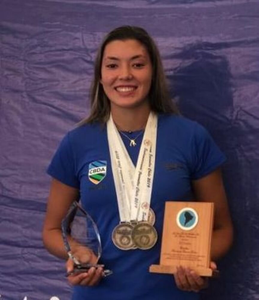 Anna Lúcia dos Santos, atleta de saltos ornamentais