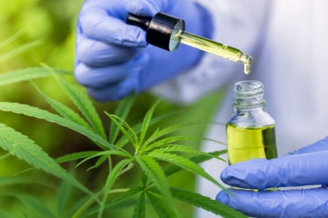 Maconha medicinal: Crianças com doenças raras podem perder remédio após ação da Anvisa