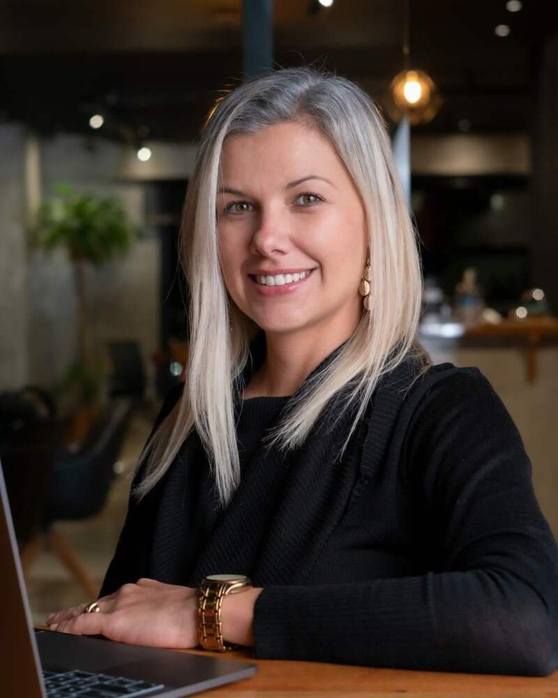 Jordhana Franzoni conta que n&atilde;o se sente segura na &aacute;rea de conhecimento ap&oacute;s concluir a p&oacute;s desatualizada