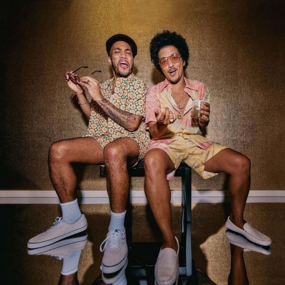 Review: Bruno Mars e Anderson .Paak declaram seu amor aos anos 70 com o  Silk Sonic