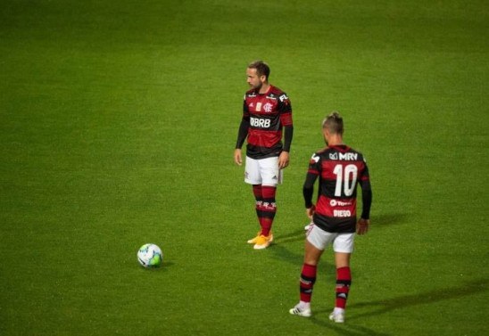 Jejum: Flamengo completa mil dias sem marcar gols em cobranças de falta