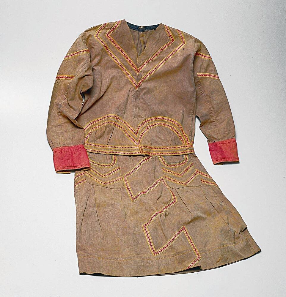 Vestido de gala de Maria Bonita, com zíper na cava do decote, colhido por morte em 1938