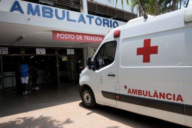 Médias móveis das últimas semanas seguem aumentando, e número de internações também preocupa -  (crédito: Marcelo Ferreira/ CB DA Press)