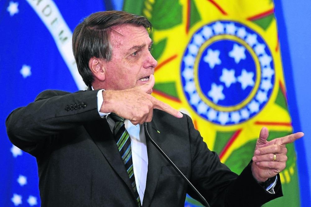 Bolsonaro deturpa e diz que depoimento de executivo da Pfizer 