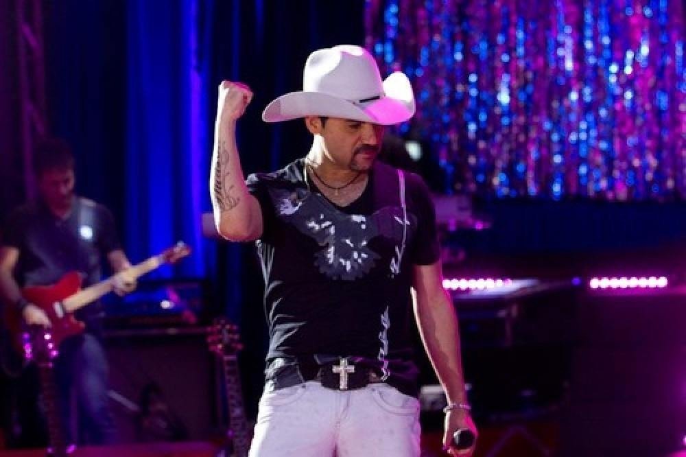 Com covid-19, sertanejo Edson recebeu alta de UTI