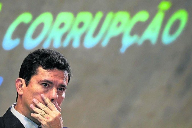 Acusado de suspeição nas decisões da Lava-Jato, Sergio Moro está isolado politicamente - (crédito: Carl de Souza/AFP - 23/11/18 ) Acusado de suspeição nas decisões da Lava-Jato, Sergio Moro está isolado politicamente - (crédito: Carl de Souza/AFP - 23/11/18 )