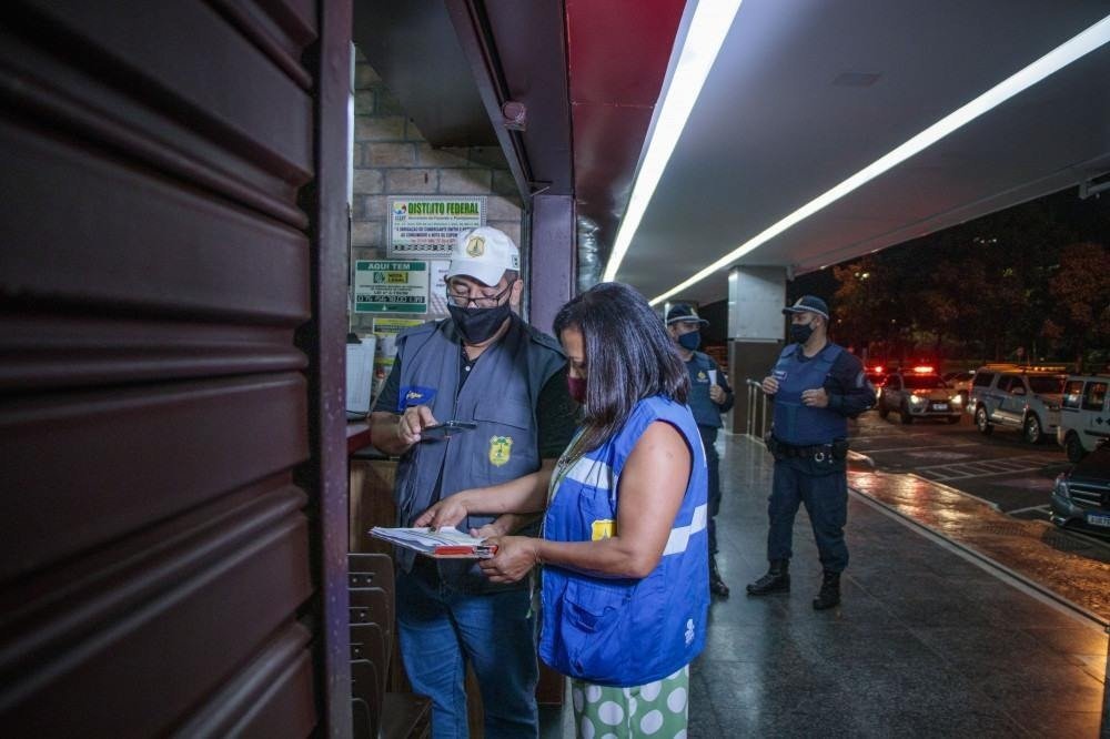 Operação Toque de Recolher, com atuação da PMDF e DF Legal, realizou, na noite de quarta-feira (10/3), 12.847 vistorias a estabelecimentos comerciais do DF