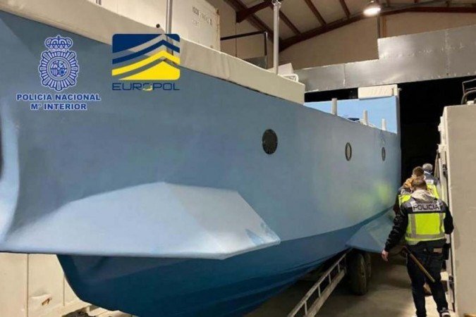 Embarcações semelhantes capturadas no passado sempre foram de fabricação latino-americana. -  (crédito: Europol/ Divulgação)