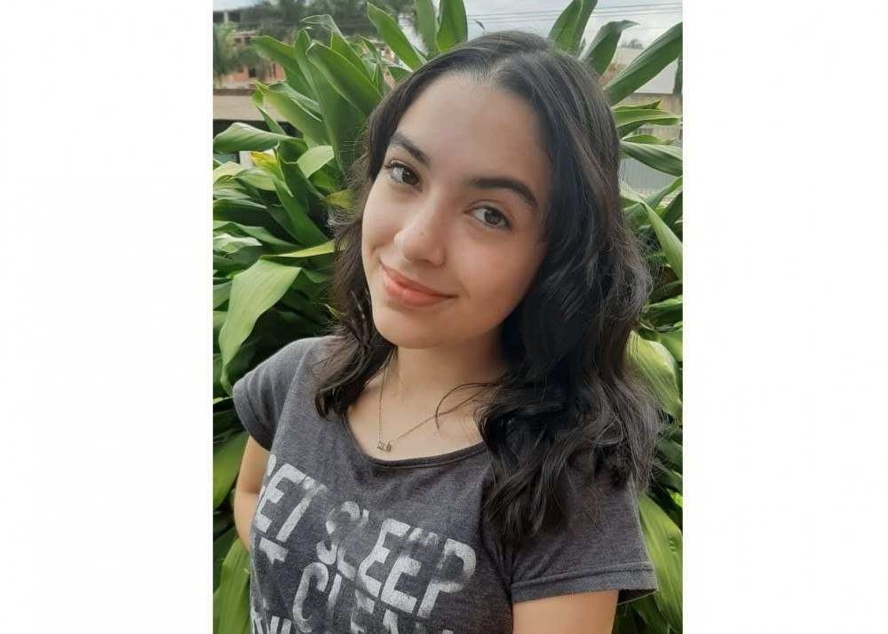Bianca Vitória Mesquita Barros lembra das dificuldades, mas destaca esforço dos professores Bianca Vitória Mesquita Barros lembra das dificuldades, mas destaca esforço dos professores