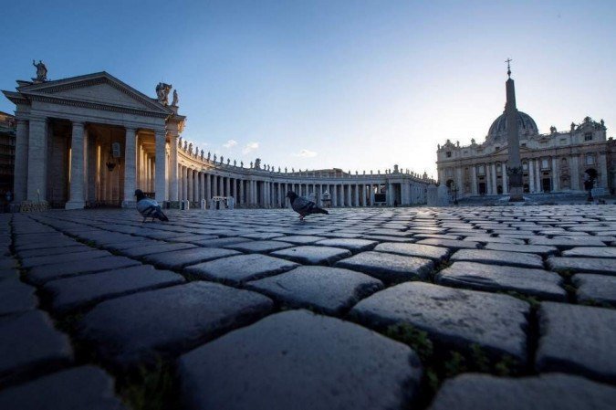 O Vaticano anunciou nesta terça-feira (24/10) a renúncia de um bispo que istra uma diocese no sul da Polônia em que um padre organizou uma orgia - (crédito: Tiziana FABI / AFP) O Vaticano anunciou nesta terça-feira (24/10) a renúncia de um bispo que istra uma diocese no sul da Polônia em que um padre organizou uma orgia - (crédito: Tiziana FABI / AFP)