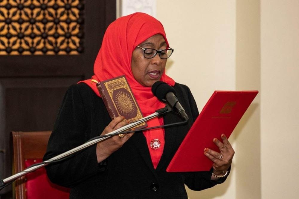 Samia Suluhu Hassan se torna a primeira presidente da Tanzânia