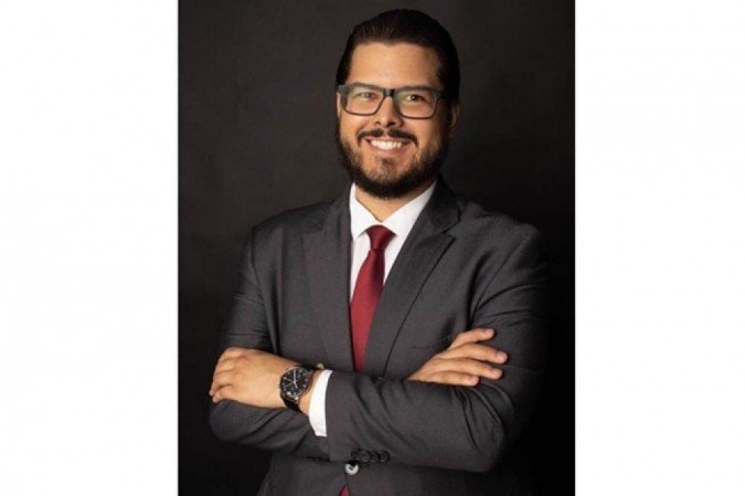 Advogado voltado para a administração pública ressalta que apesar das mudanças, carreiras na administração pública devem continuar em alta