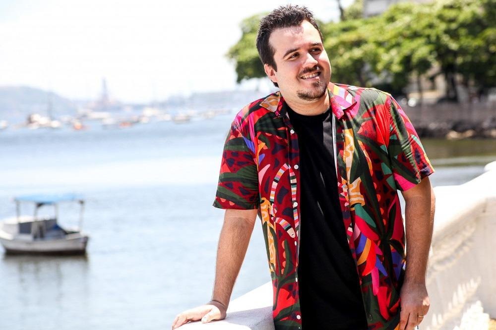 Massa lança clipe de estreia com participação especial de Zeca Baleiro