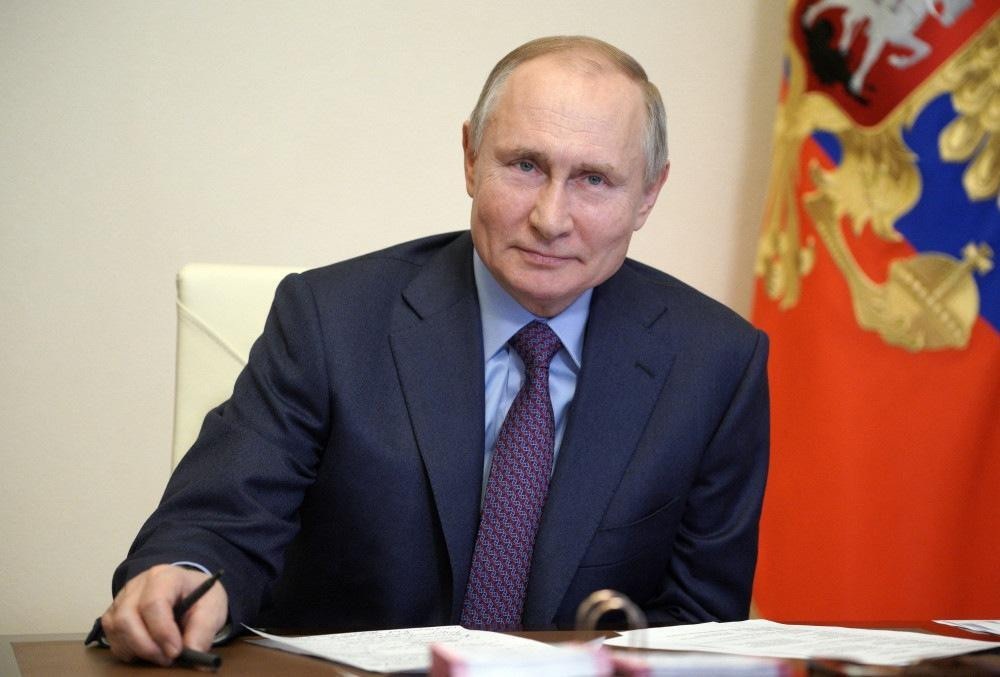 Putin culpa população por fracasso da campanha de vacinação