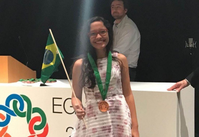 A trajetória de Jamile Falcão também é marcada por conquistas em olimpíadas de conhecimento 