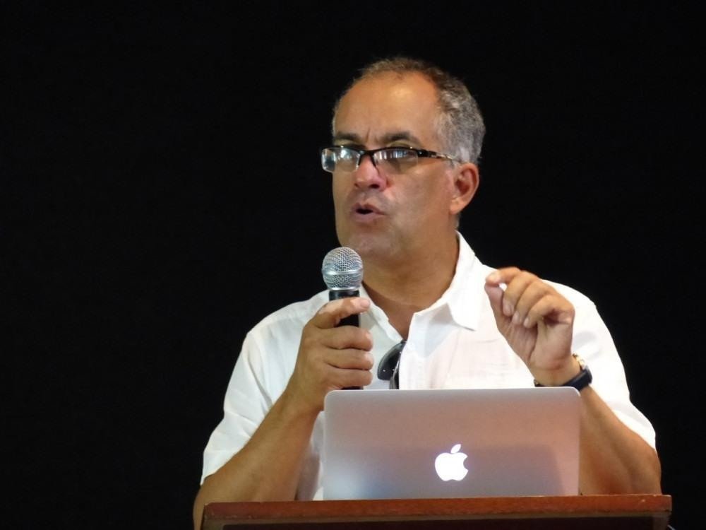 Professor Gerson de Souza Mól afirma que a a PL mexe com algo "sagrado" na educação, a Lei de Diretrizes e Bases.