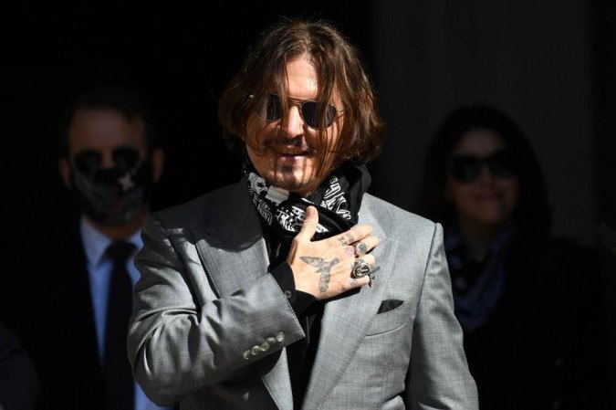 Johnny Depp escreve música sobre julgamento contra Amber Heard