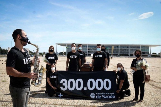 A manifestação foi organizada por entidades da área de saúde -  (crédito: SindEnfermeiro/Divulgação)