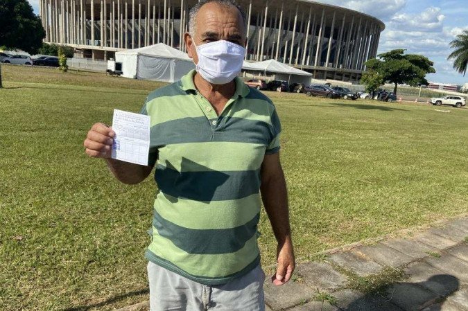 José Antônio, 67 anos, recebeu a vacina contra a covid-19 neste sábado (27/3)