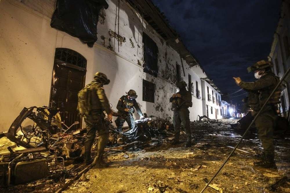 Dissidentes das FARC explodem carro-bomba na Colômbia e deixam 43 feridos