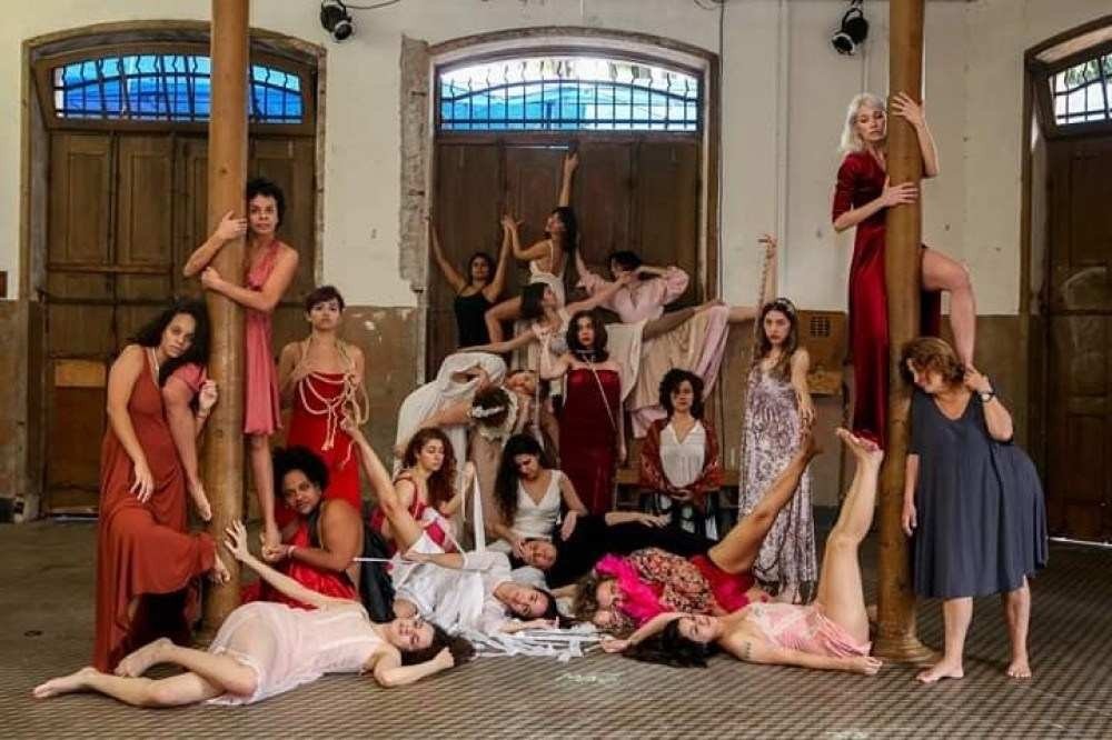 Espetáculo inspirado em escritoras feministas explora a relação da mulher com o tempo