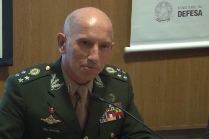 General Décio Luís Schons: conversa com Braga Netto -  (crédito: Reprodução Youtube/ Fundação FHC)