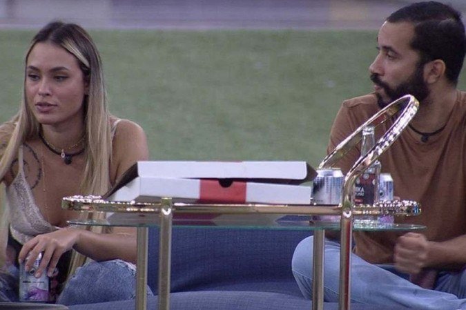 Sarah se divertiu com as revelações de Gilberto nesta madrugada no BBB21 -  (crédito: Reprodução/ GShow)