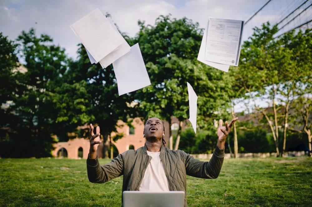 OPORTUNIDADE! Faculdade GRATUITA estudando em CASA! 200 Vagas e Inscrições  ABERTAS! - Notícias Concursos