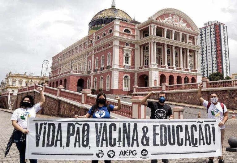 Manaus (AM) foi um dos municípios que contou com atos nesta terça-feira (30/3)
