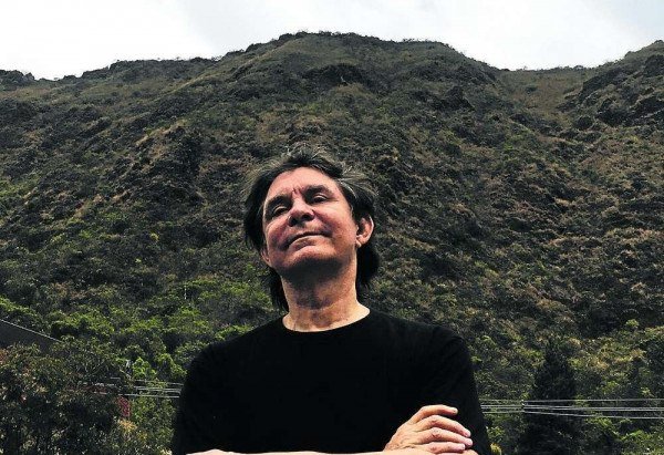  Lô Borges compôs o disco a distância: ele , em Belo Horizonte, o irmão ,na Serra da Mantiqueira
