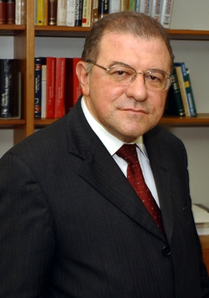 Ministro aposentado do STJ, Paulo Medina morre aos 79 anos 