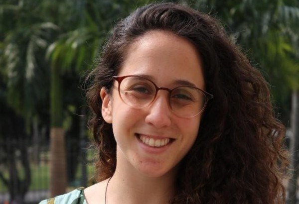 A psicóloga Joana London ressalta que profissionais da educação devem estar atentos durante a aula para movimentações que possam gerar constrangimento em alunos