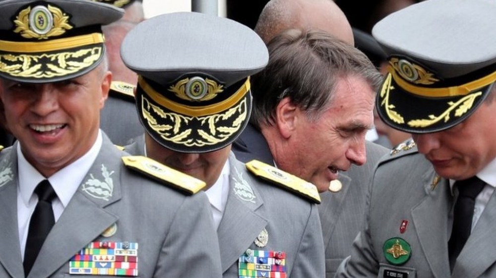 Militares foram 'sábios' ao escolher Constituição em vez de Bolsonaro, diz Financial Times