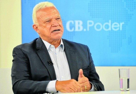                Ed Alves/CB/D.A Press                     