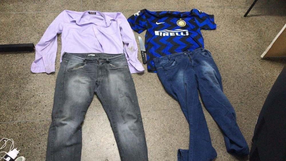 Roupa dos dois homens presos na tentativa de roubo do veículo, em Santa Maria. Roupa dos dois homens presos na tentativa de roubo do veículo, em Santa Maria.