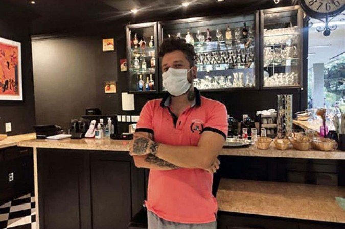 Leandro Nunes, sócio-proprietário e chef de um restaurante na Asa Norte, teve de reduzir o quadro de funcionários para sobreviver à crise - (crédito: Luana Patriolino/CB/D.A Press) Leandro Nunes, sócio-proprietário e chef de um restaurante na Asa Norte, teve de reduzir o quadro de funcionários para sobreviver à crise - (crédito: Luana Patriolino/CB/D.A Press)