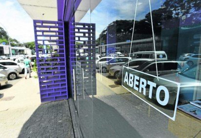 Mesmo de portas abertas, lojas tiveram movimento tímido, ontem. Para o Sindivarejista, indecisão jurídica afasta os clientes - (crédito: Minervino Júnior/CB/D.A Press) Mesmo de portas abertas, lojas tiveram movimento tímido, ontem. Para o Sindivarejista, indecisão jurídica afasta os clientes - (crédito: Minervino Júnior/CB/D.A Press)