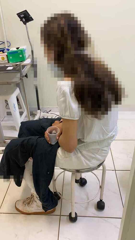 Junto do companheiro, um americano de 40 anos, ela se viciou no uso de medicamentos, sendo apreendidos 82 remédios tarja preta no carro.