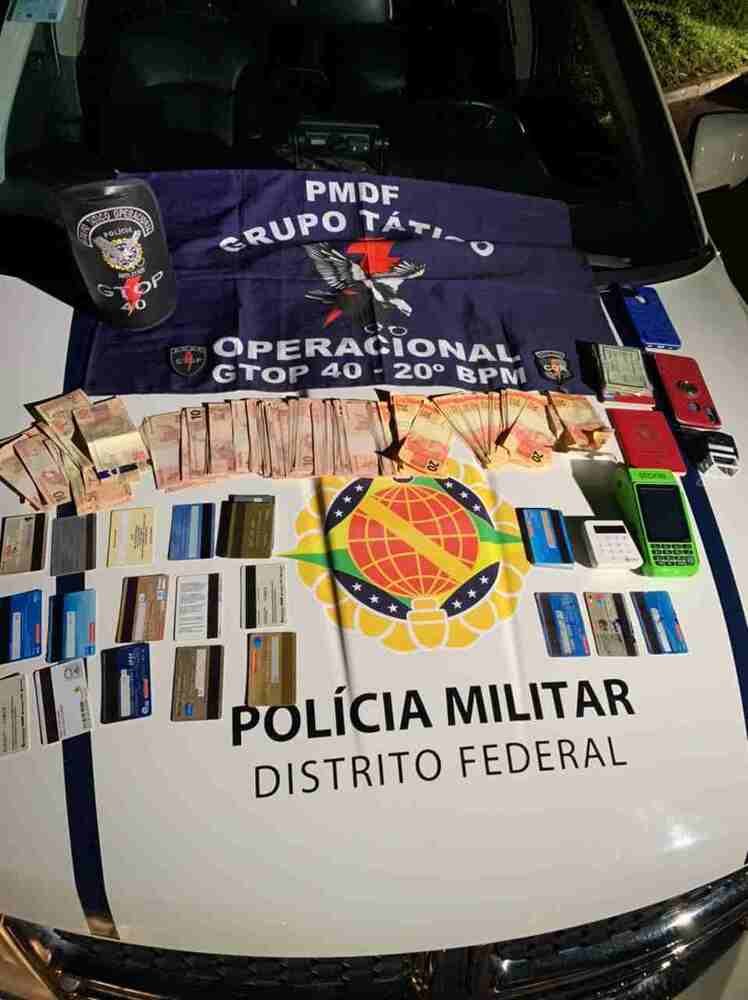 Polícia Militar prende dois homens com cerca de R$ 3 mil em notas de dinheiro falso