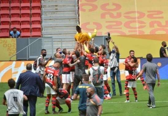 Ed Alves/CB/DA Press