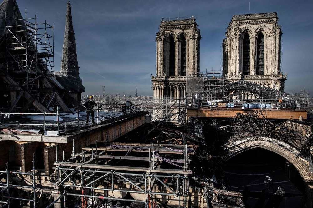 Dois anos após incêndio, Notre-Dame enfrenta longo caminho de reconstrução