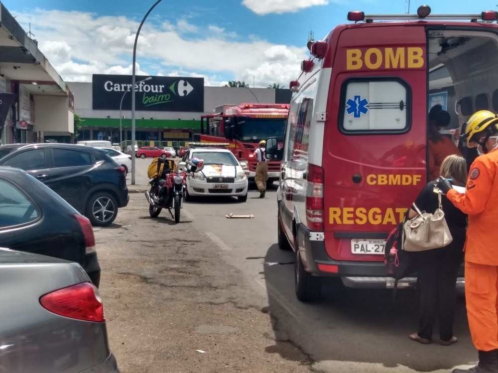 Mulher de 51 anos é atropelada por moto em comercial da Asa Sul