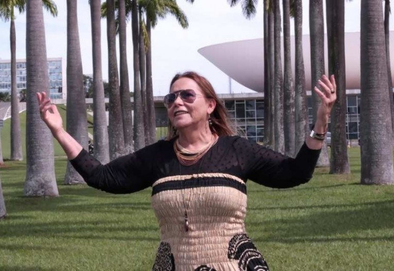Janete Goes lança música em homenagem ao aniversário de Brasília