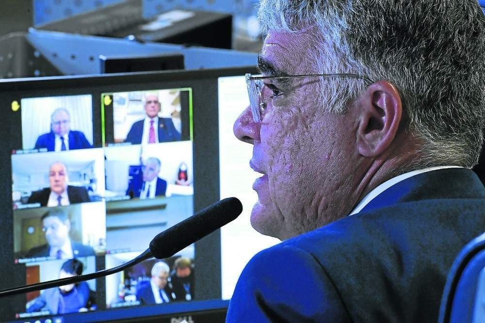 Girão dispara contra Calheiros: 