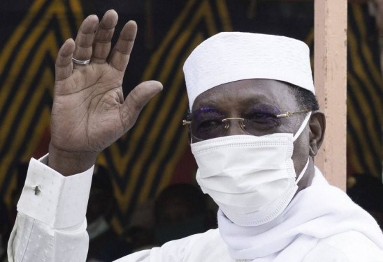 Presidente do Chade morre após ser ferido na frente de batalha