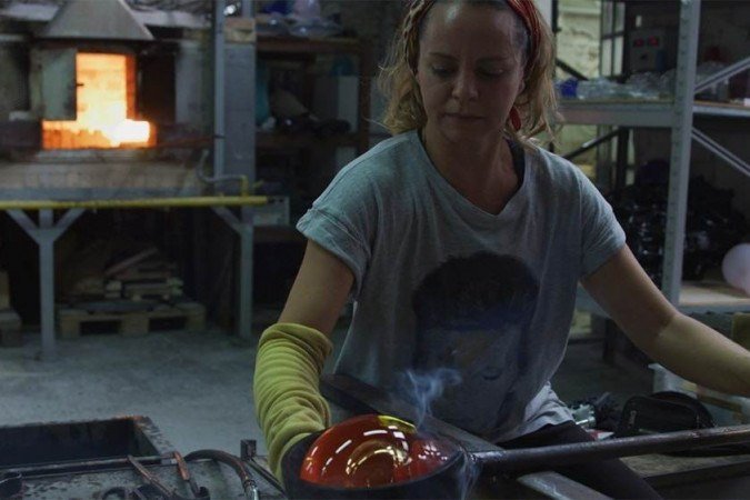A artista foi para Murano aprender as técnicas do filme e a experiência está no média-metragem - (crédito: Daniel Souza) A artista foi para Murano aprender as técnicas do filme e a experiência está no média-metragem - (crédito: Daniel Souza)