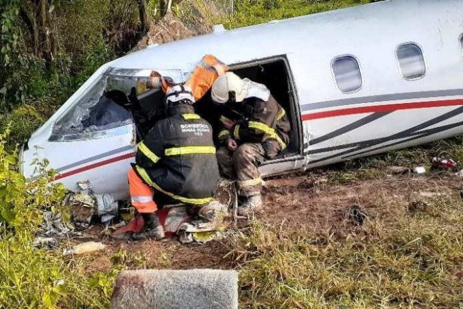 Como faço para pesquisar um avião pela árvore