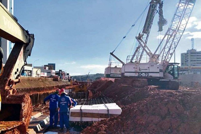 Até o momento, 300 funcionários trabalham no canteiro. A expectativa é de que, nos próximos meses, esse número aumente para 600 operários  -  (crédito: Pedro Marra/CB/D.A Press)