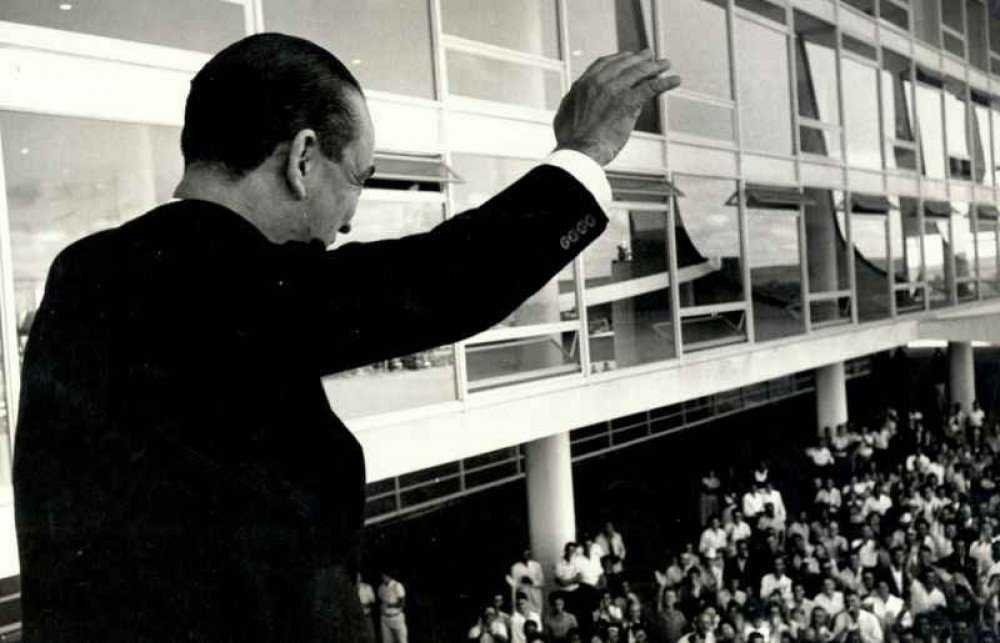 Há 49 anos, o Brasil perdia seu maior estadista: Juscelino Kubitschek