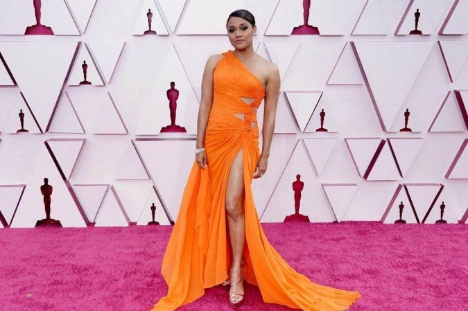 Ariana DeBose na Union Station em Los Angeles, Califórnia